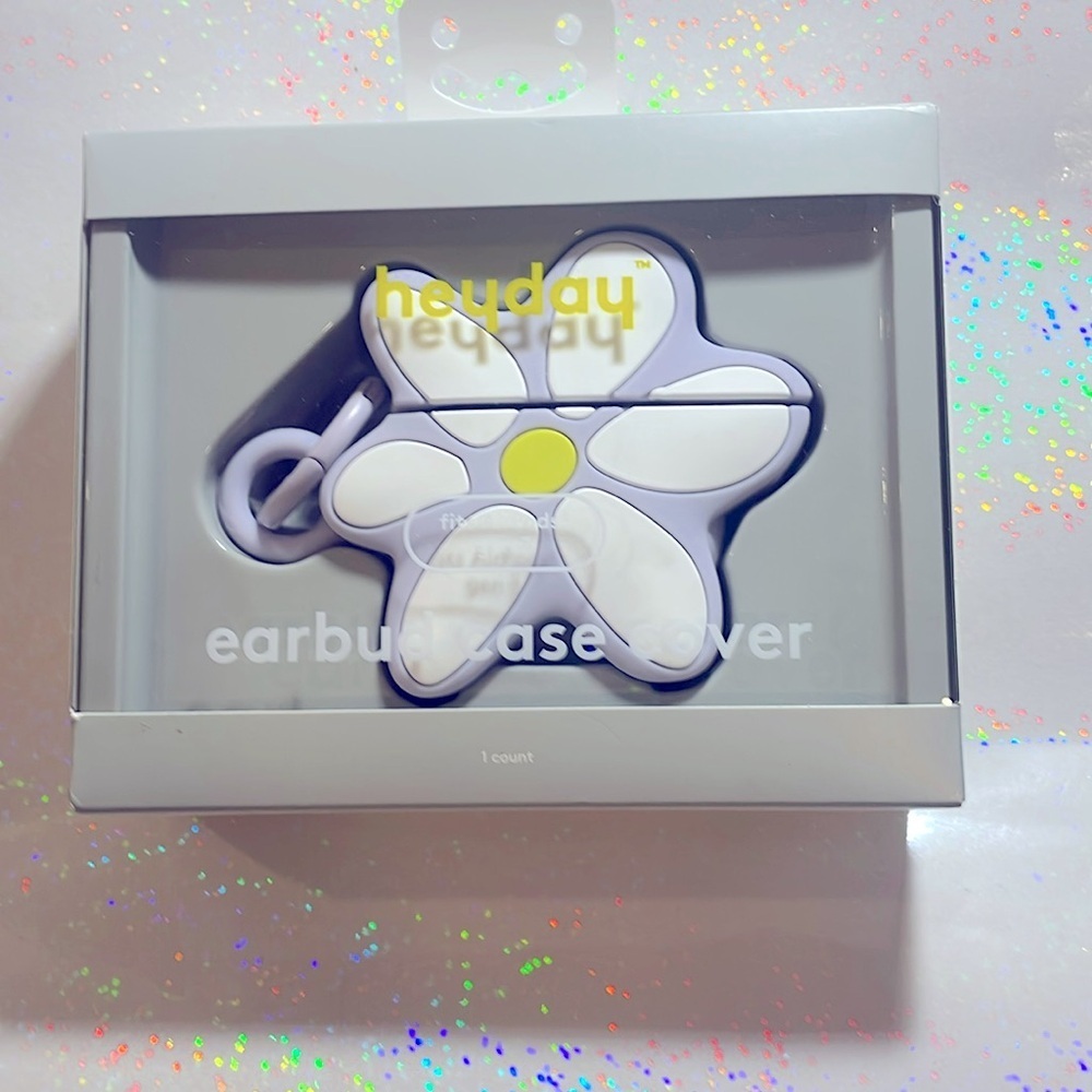 Heyday Purple and White Flower Earbud Case Cover